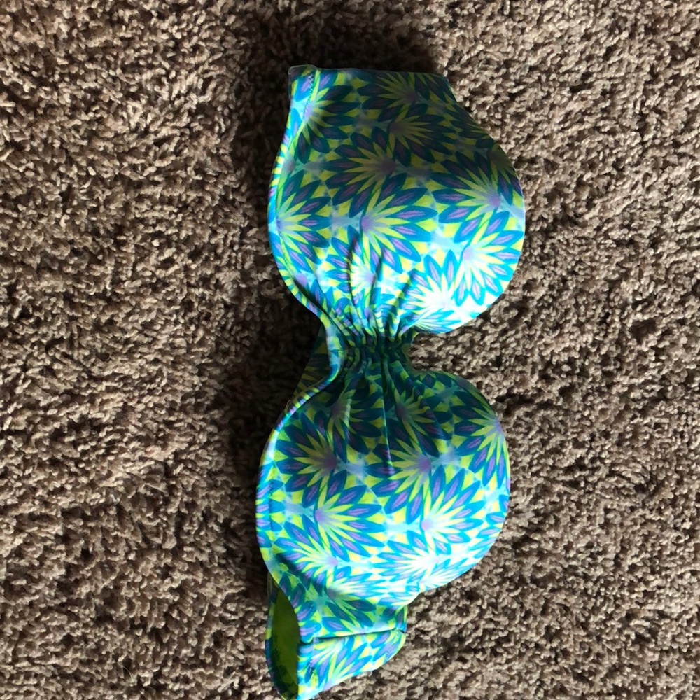 Victoria’s Secret bikini top